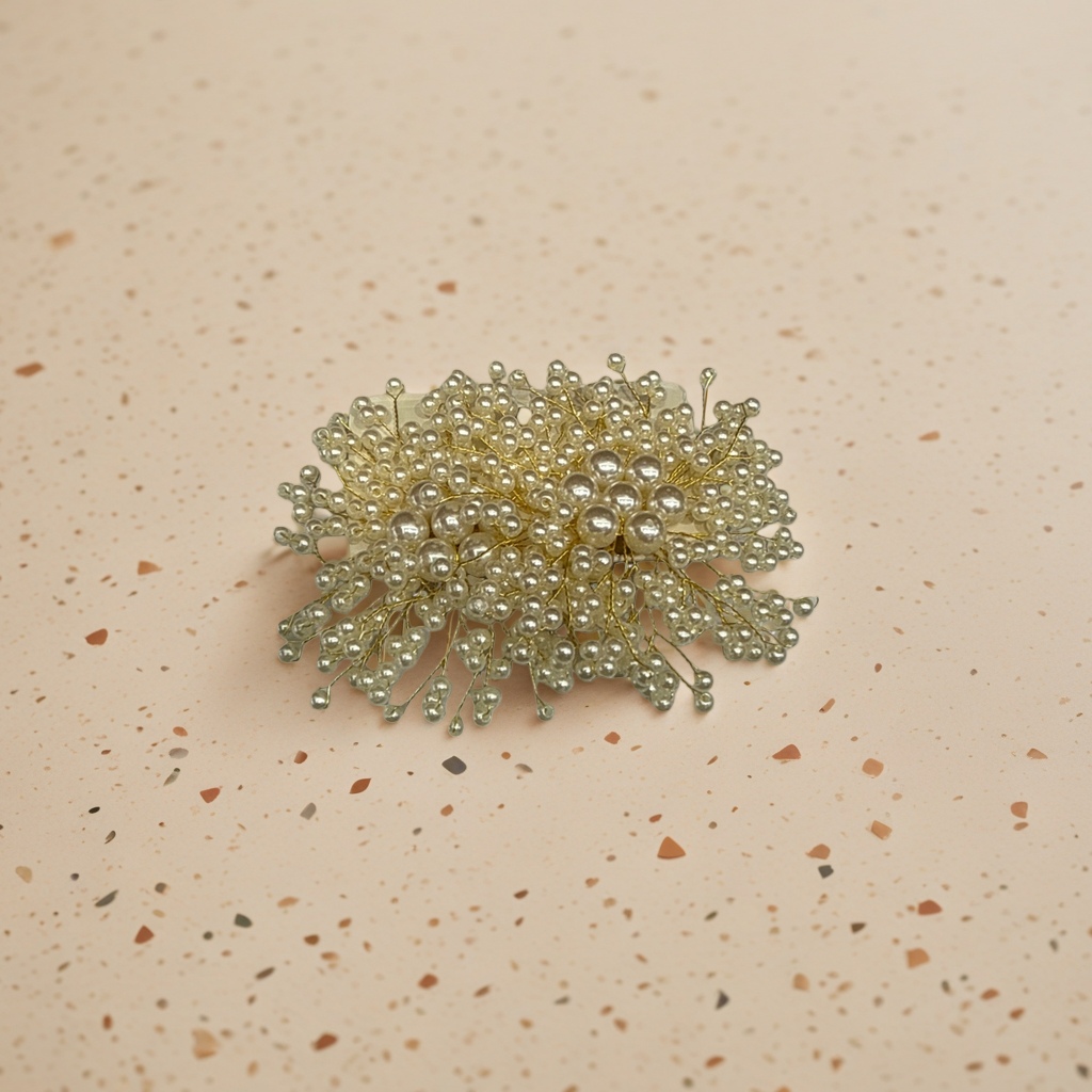 金色珍珠花饰细节图