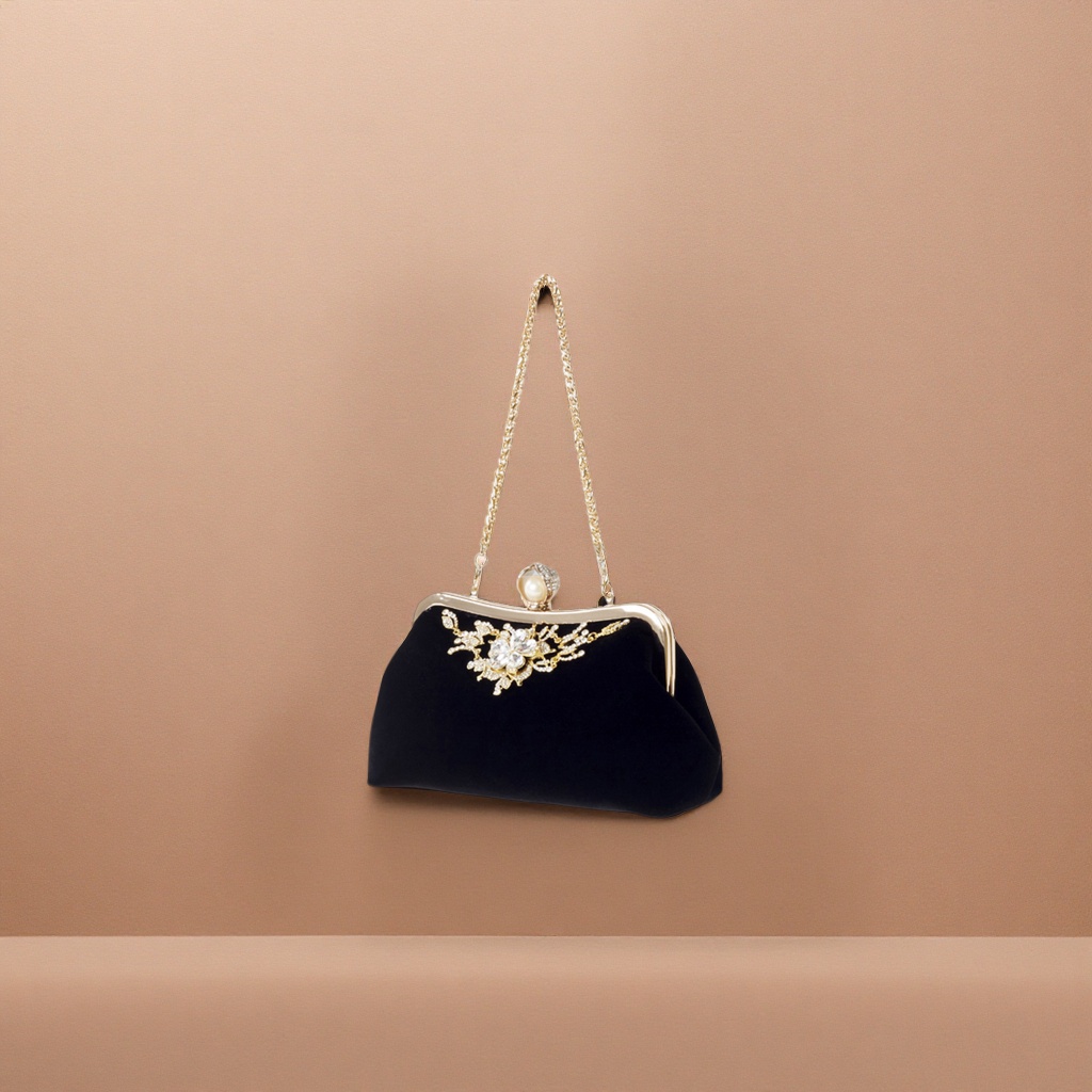 Other fashionable women's bags feature simple and versatile designs for commuting, single-shoulder crossbody, and are a niche choice