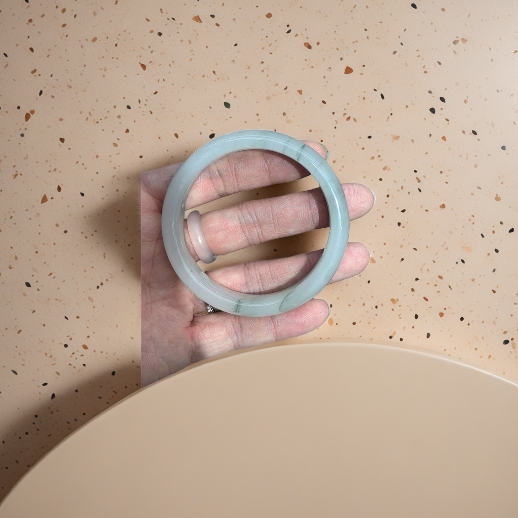 Light green jade bracelet for ladies, natural jadeite jewelry Specification image