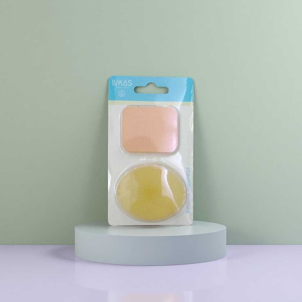 Yellow beauty tool set, multi-functional face wash brush, powder puff Application Scenario