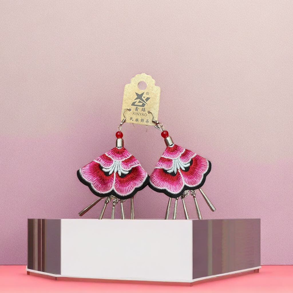 粉色刺绣扇形耳环轻奢复古设计时尚百搭耳饰