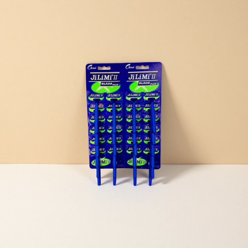 The blue-packaged razor blade is compatible with a blue handle and a green brand logo Specification image