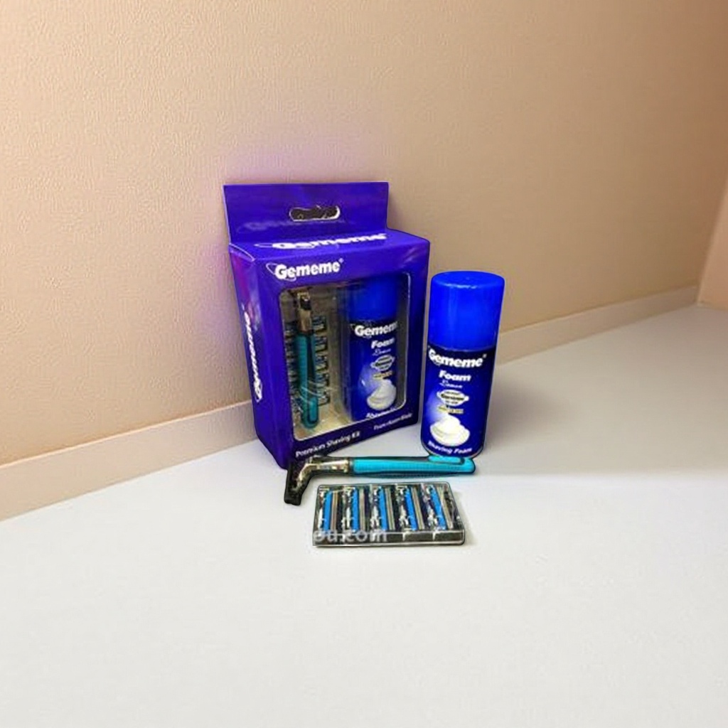 Blue men's razor set with replaceable blade heads for portable travel