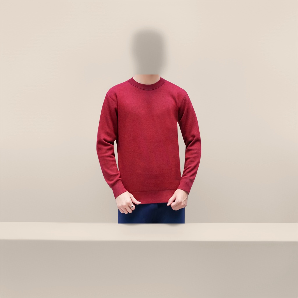 A red round-neck pure cotton sweater is a loose and warm base layer for men in autumn and winter details Picture