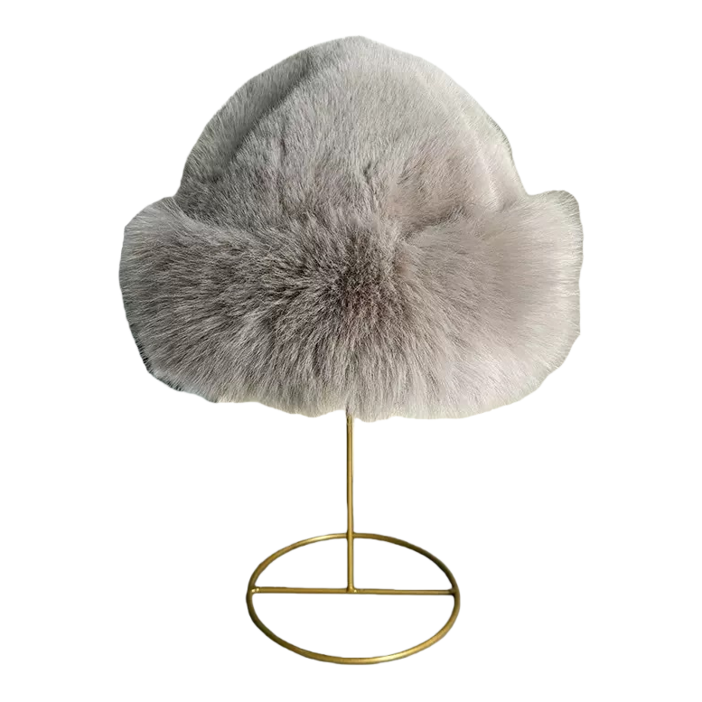 This grey plush warm hat is a casual and versatile Korean style for both men and women in autumn and winter Item Picture