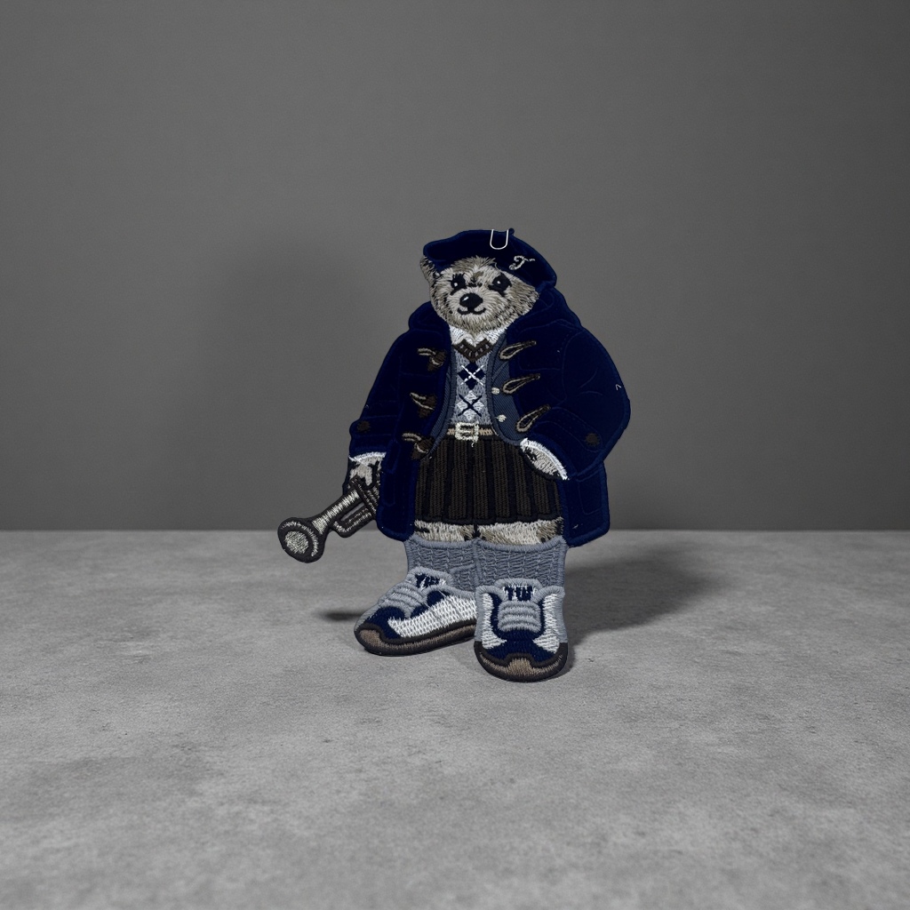 Dark blue bear-shaped embroidered patchwork coat Application Scenario