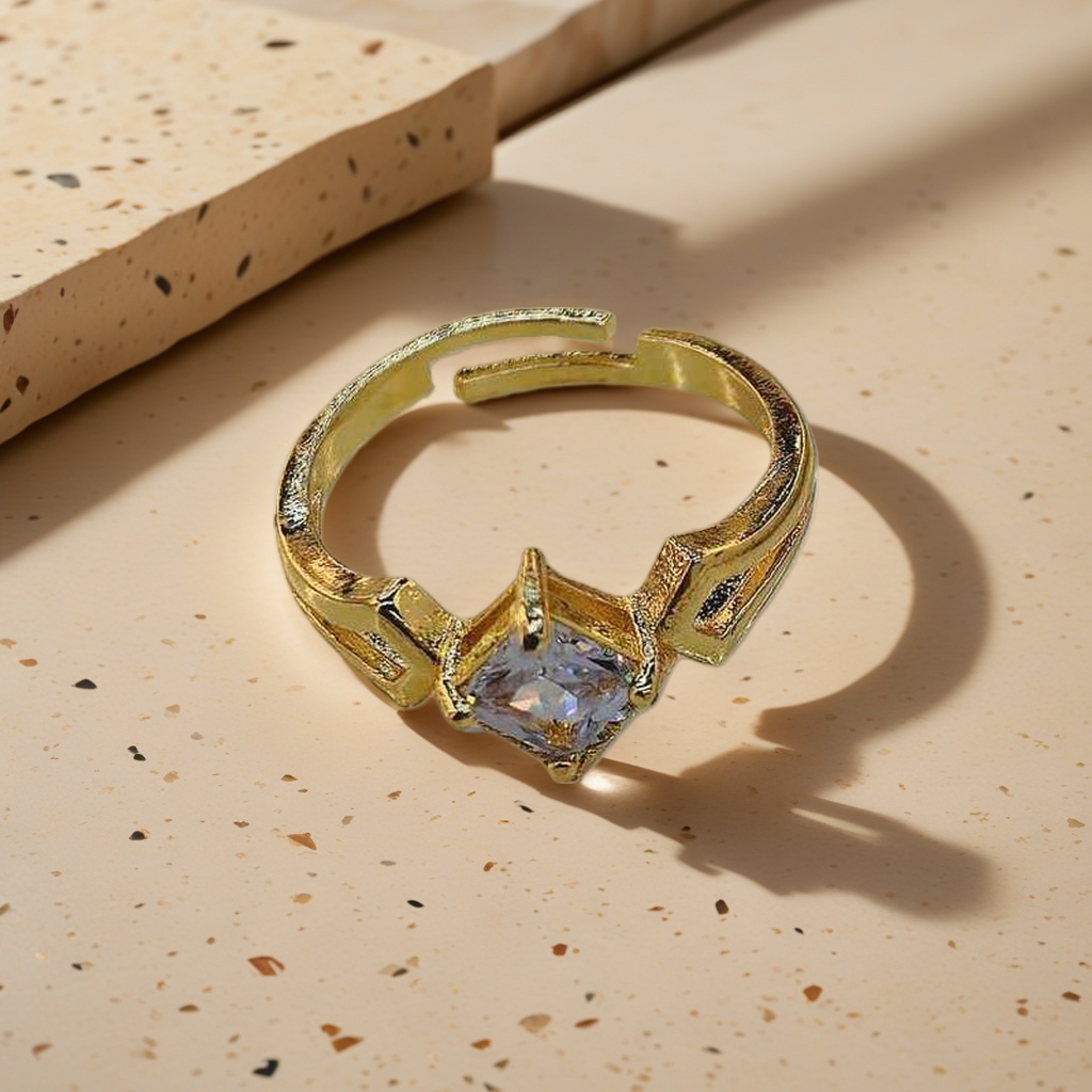 The center of the golden ring is set with transparent diamond-shaped zircon Application Scenario