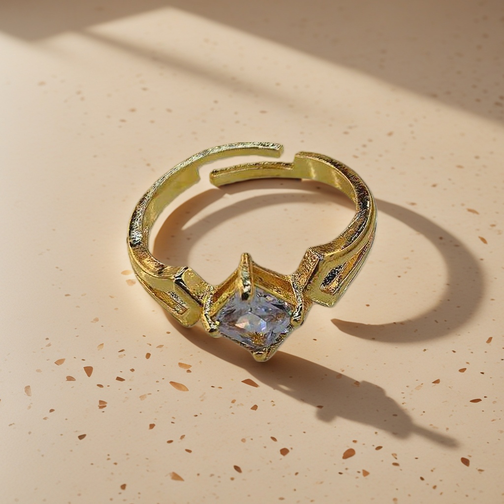 The center of the golden ring is set with transparent diamond-shaped zircon Specification image