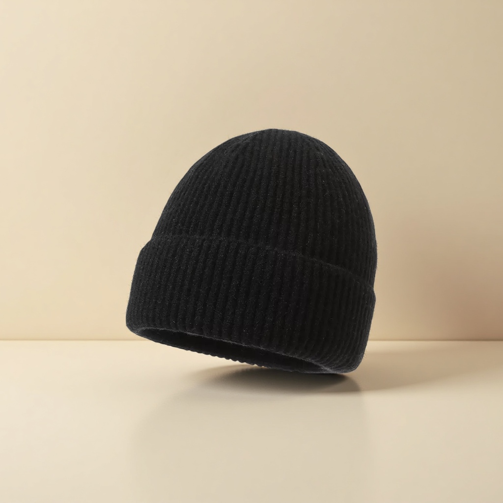 The black knitted cap and warm woolen cap are suitable for both men and women in autumn and winter, simple and versatile Specification image