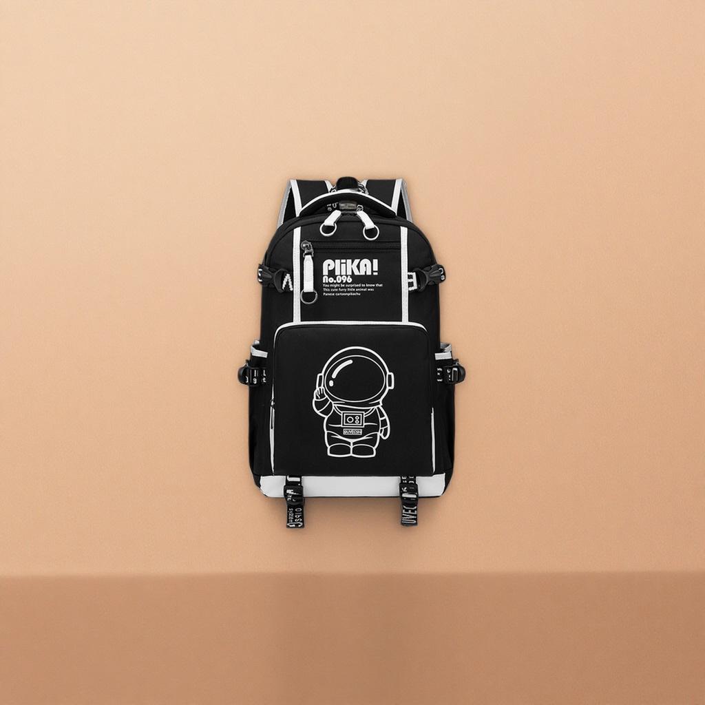 Black backpack with white astronaut pattern Plika! No.096 Application Scenario