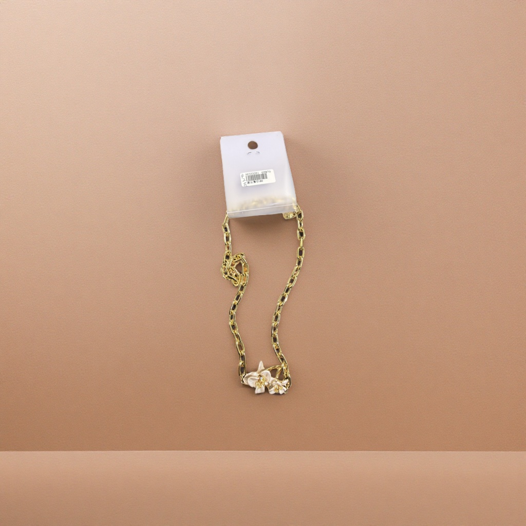 金色链条项链+花朵装饰细节图