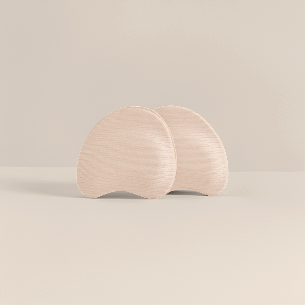 The beige breathable and anti-slip insoles are comfortable, shock-absorbing and sweat-absorbing, suitable for both men and women