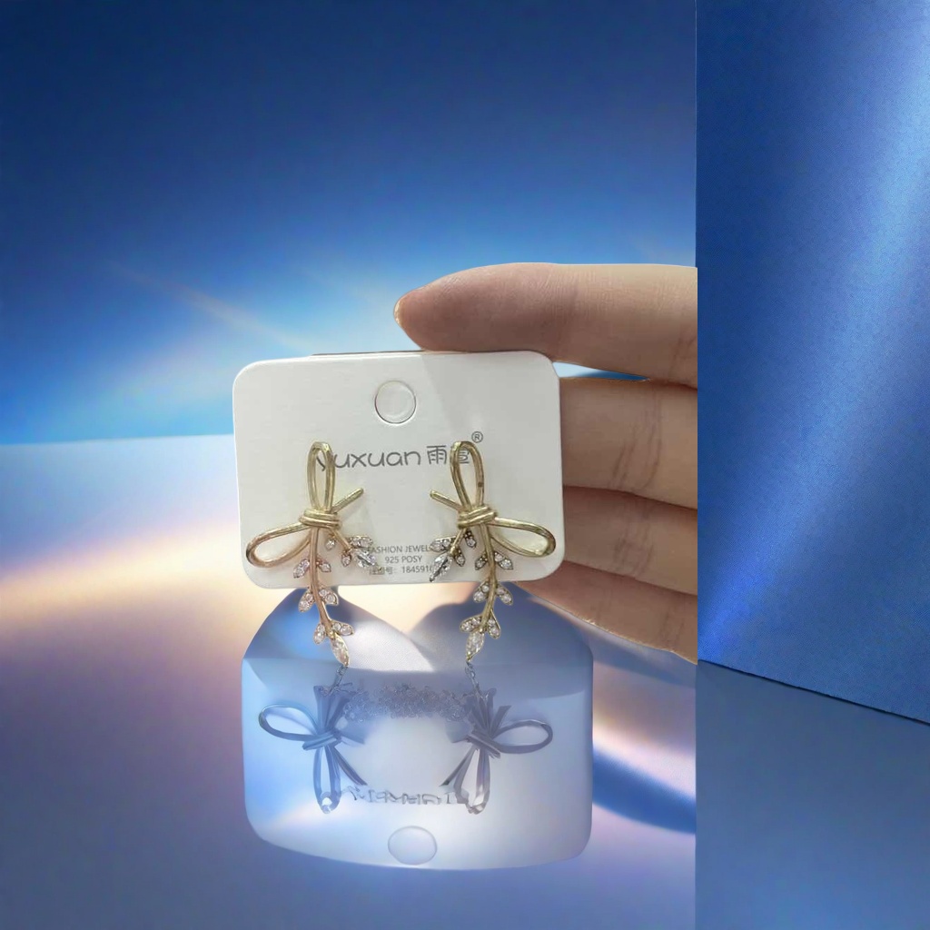 金色蝴蝶结镶钻耳钉产品图