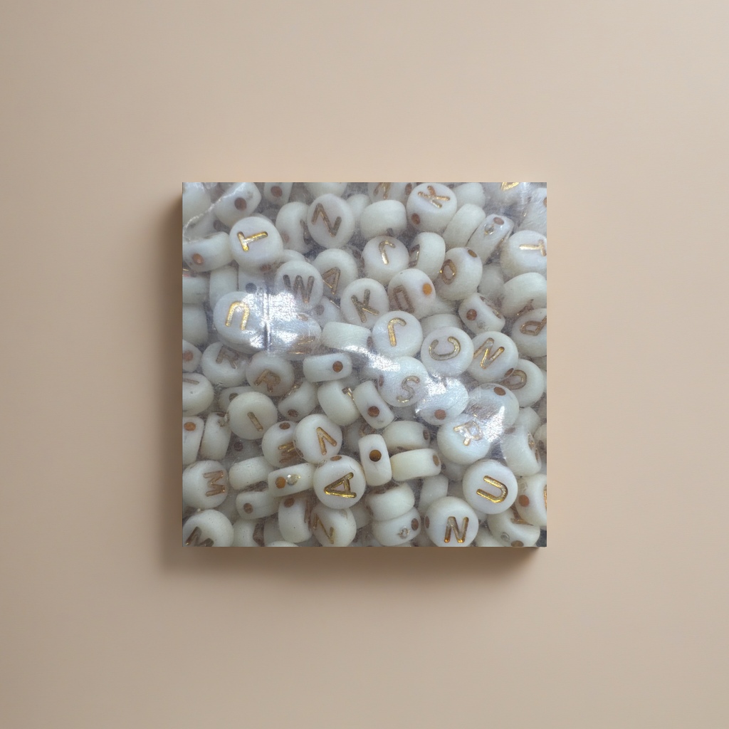 حروف بيضاء، حرفة ديكالية يدوية Specification image