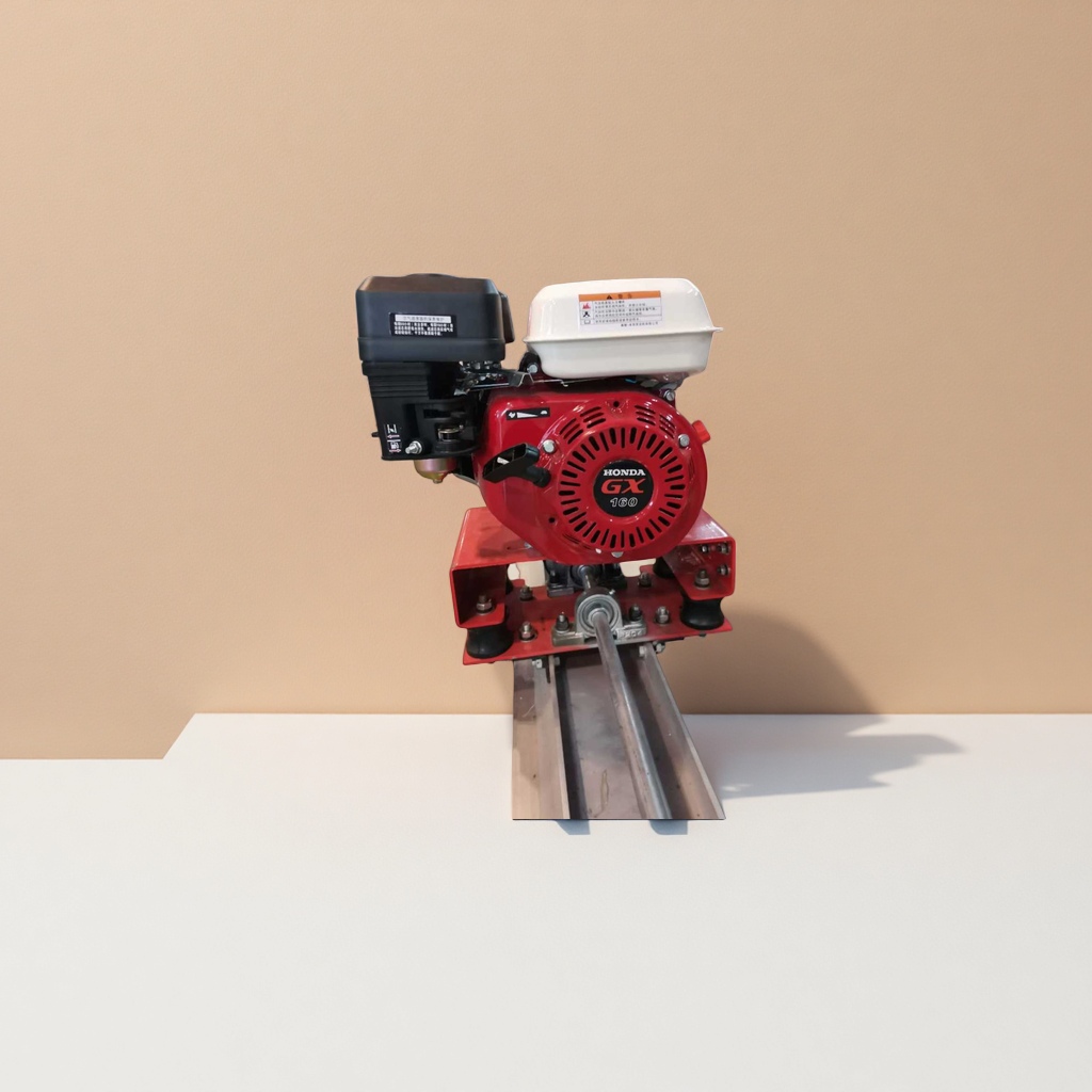 Red Honda GX160 engine cast iron cylinder block air-cooled single-cylinder four-stroke universal power