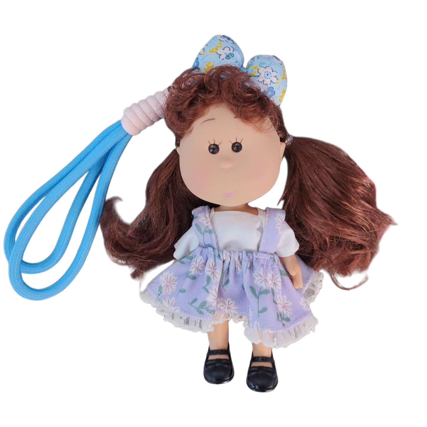 Brown curly doll, purple floral dress, black leather shoes, blue and white floral bow, grey wood grain background Specification image