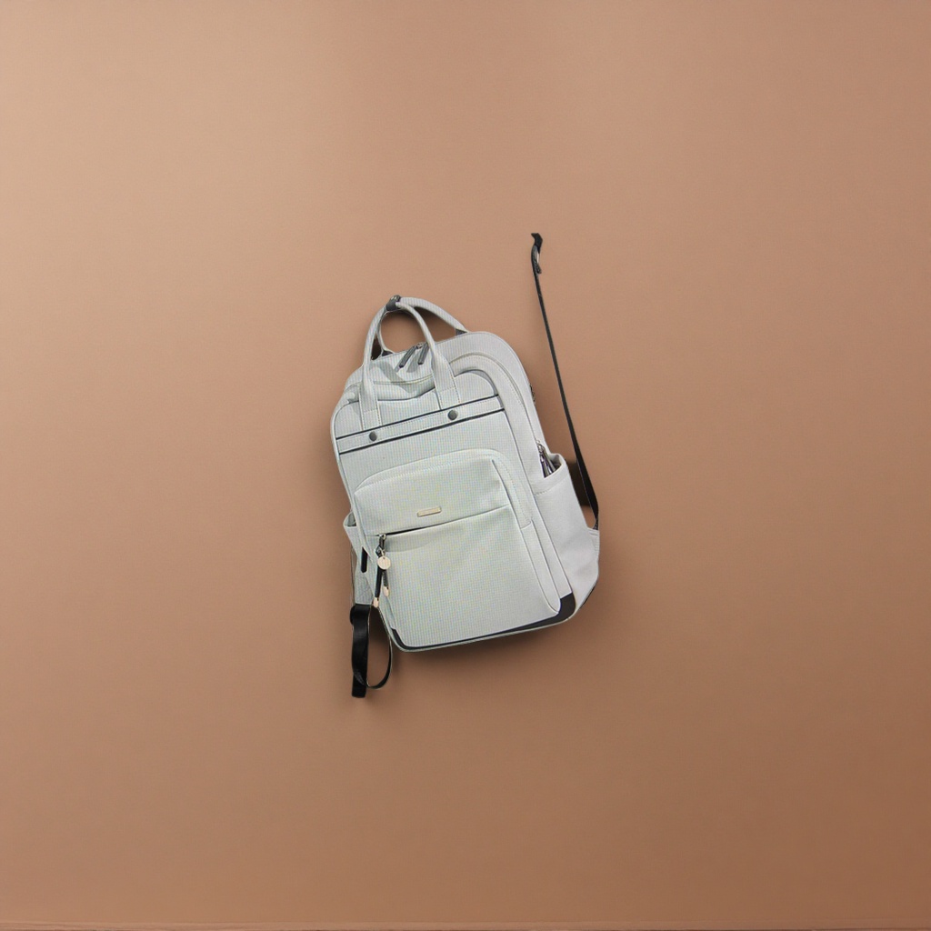 This white backpack is simple and versatile. It's a lightweight, large-capacity, fashionable and casual backpack for students' commuting details Picture