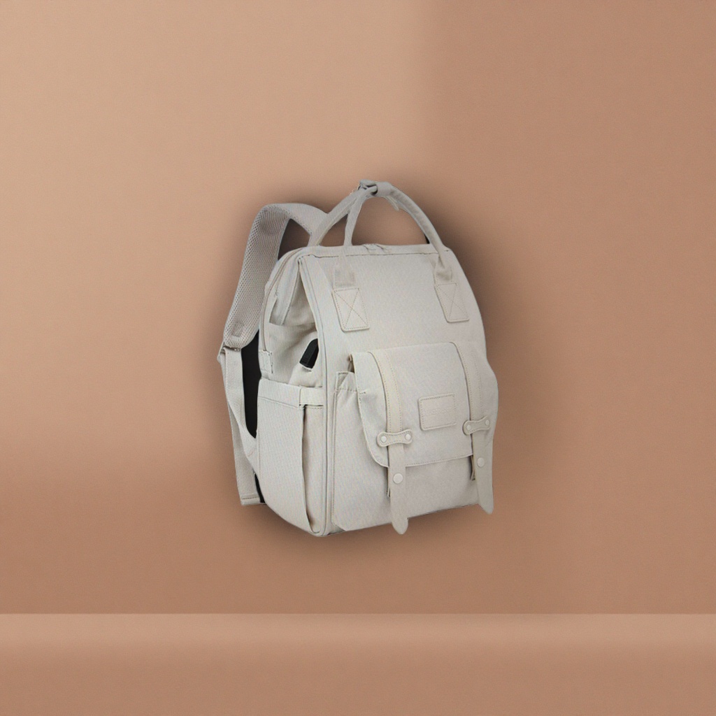 This white backpack is simple and versatile. It is a lightweight, large-capacity, fashionable and casual backpack for students' commuting
