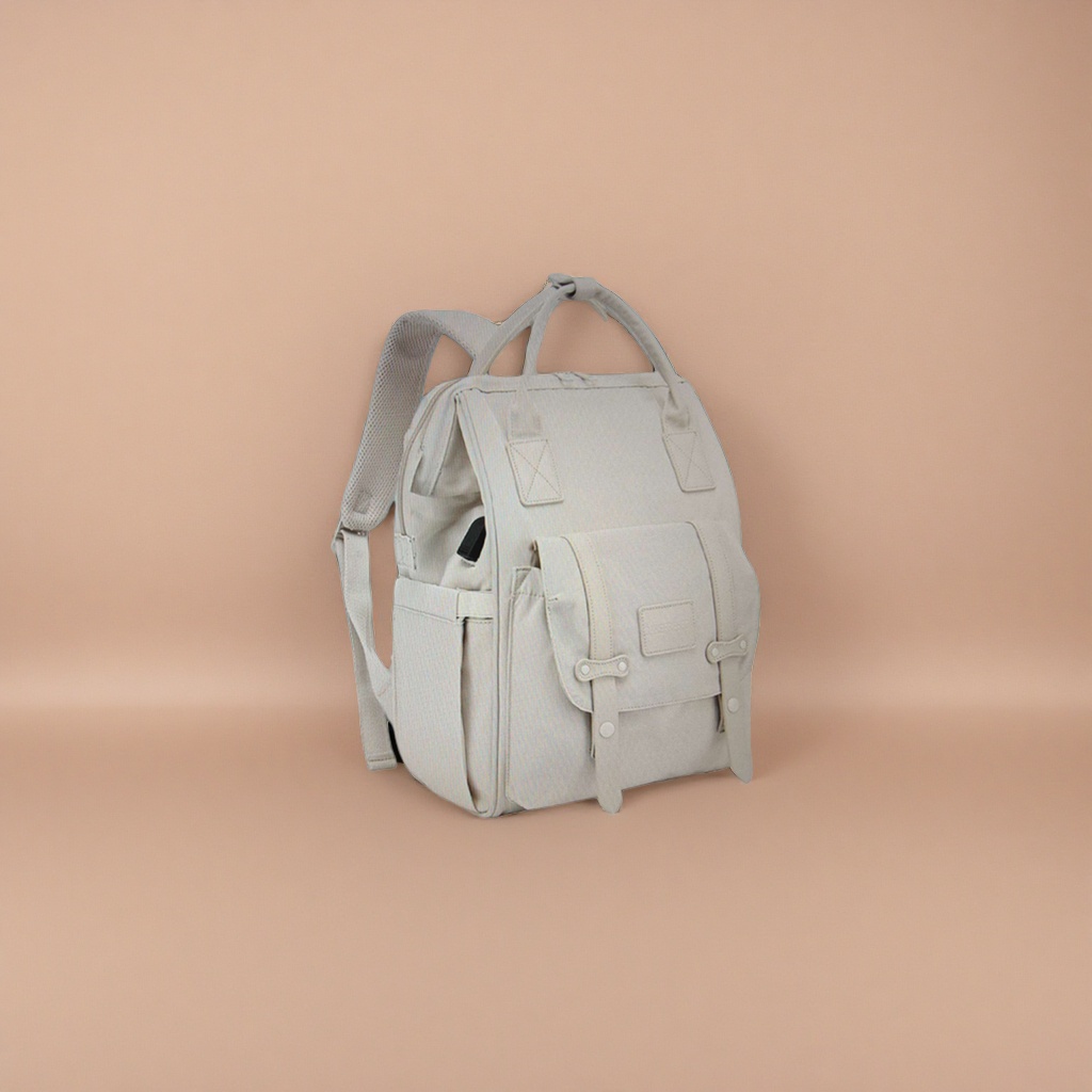 This white backpack is simple and versatile. It is a lightweight, large-capacity, fashionable and casual backpack for students' commuting details Picture