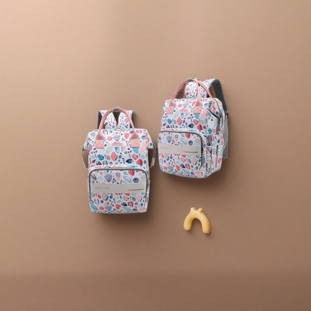 The colorful patterned baby backpack is lightweight, breathable and has adjustable shoulder straps, suitable for newborns Application Scenario
