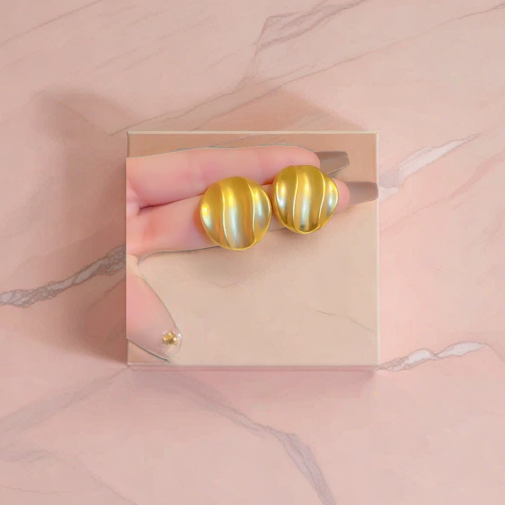 金色耳环细节图