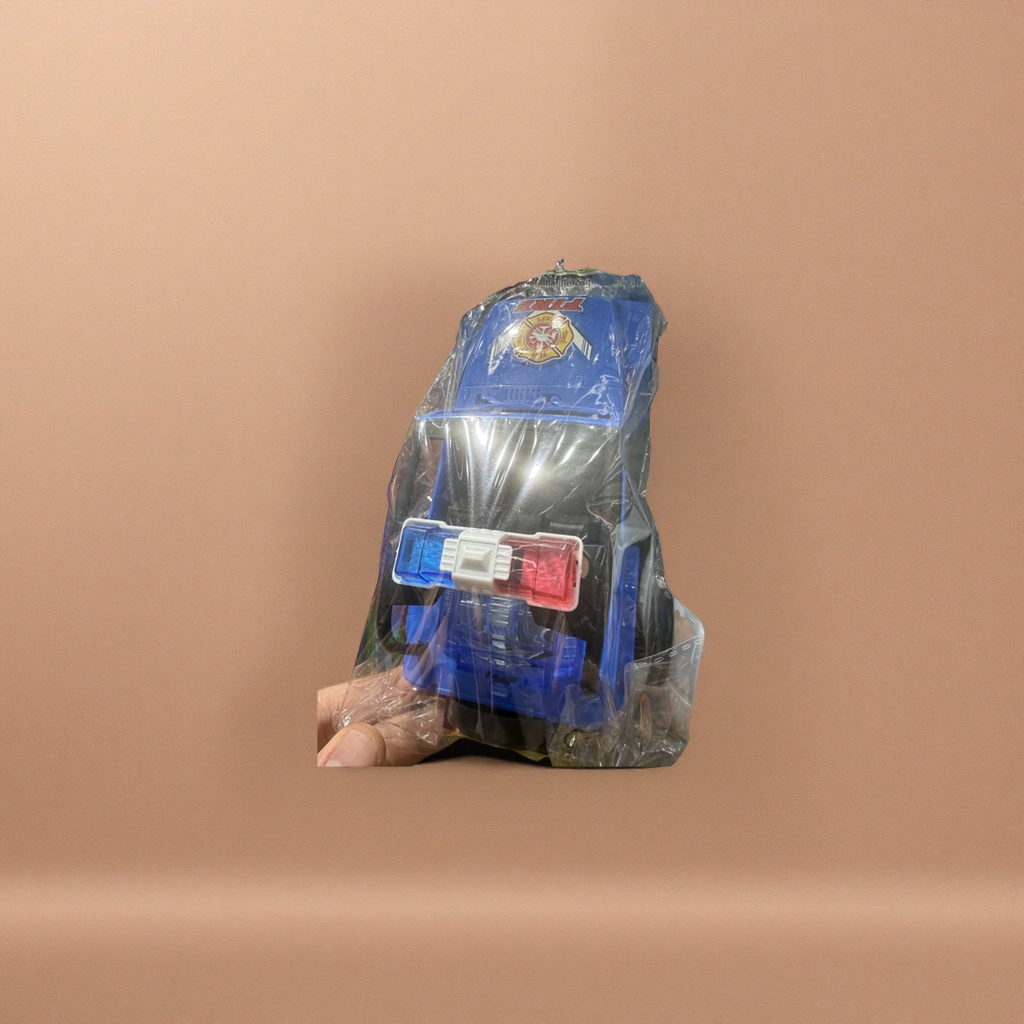 The blue fire engine is a children's educational toy with a simulated sound and remote control that can be moved Specification image