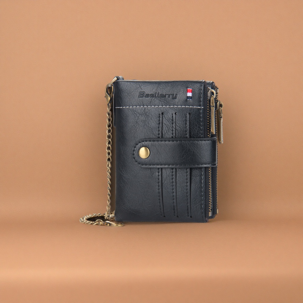 وكانت محفظة الجلود الأسود مصحوبة بشفلات معدنية Specification image