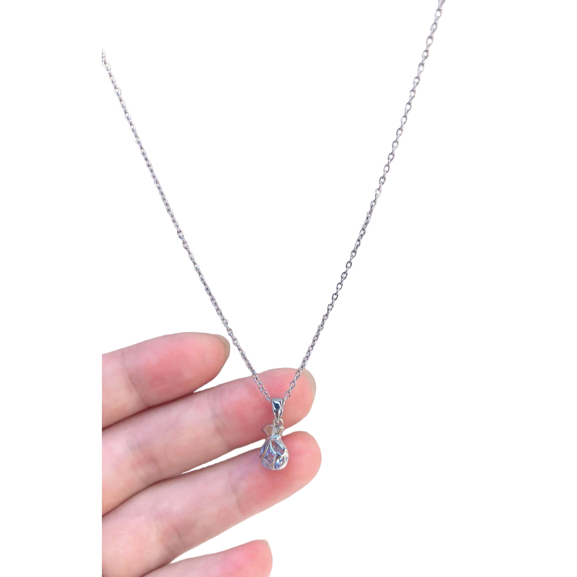 Серебряная цепочка, золотая сумка, отделанная легким и роскошным кулоном Application Scenario