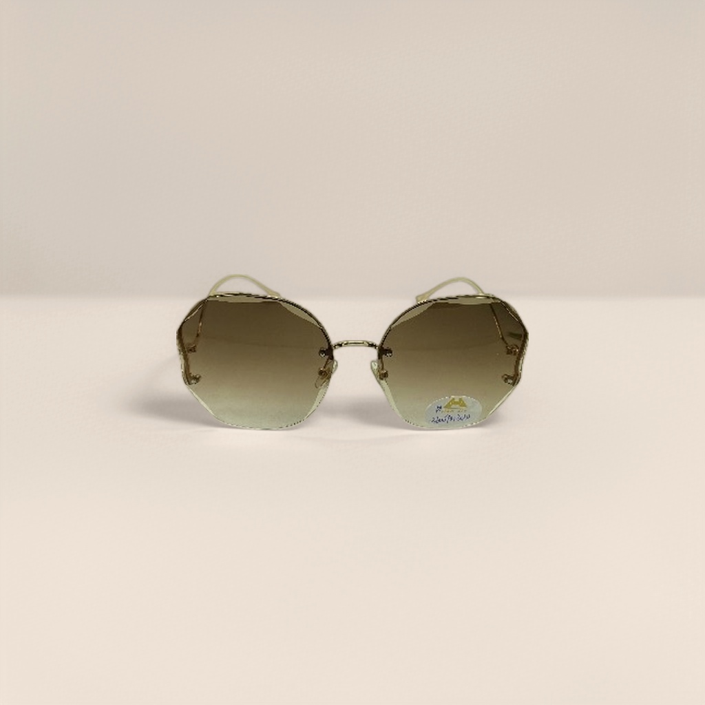 Golden-framed gradient sunglasses, fashionable UV-resistant polarized sunglasses Application Scenario