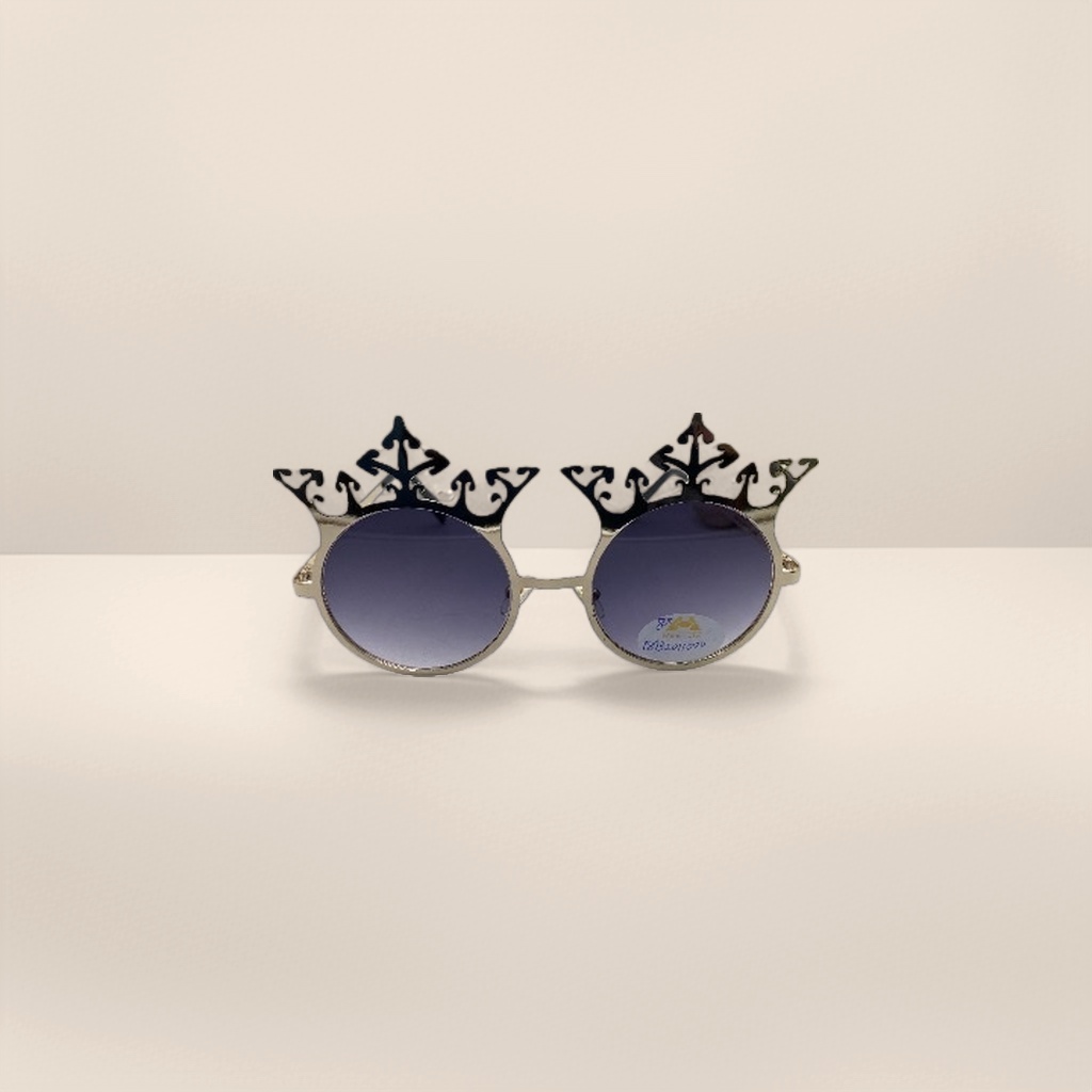 Golden-framed crown-shaped sunglasses, fashionable UV-resistant polarized sunglasses Application Scenario