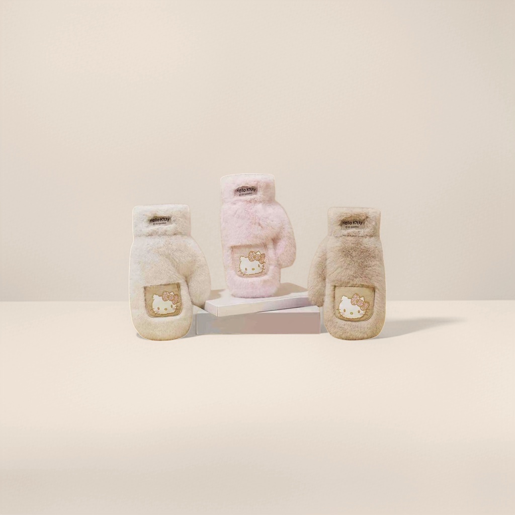 粉色毛绒手套 Hello Kitty刺绣口袋标签 三角度展示