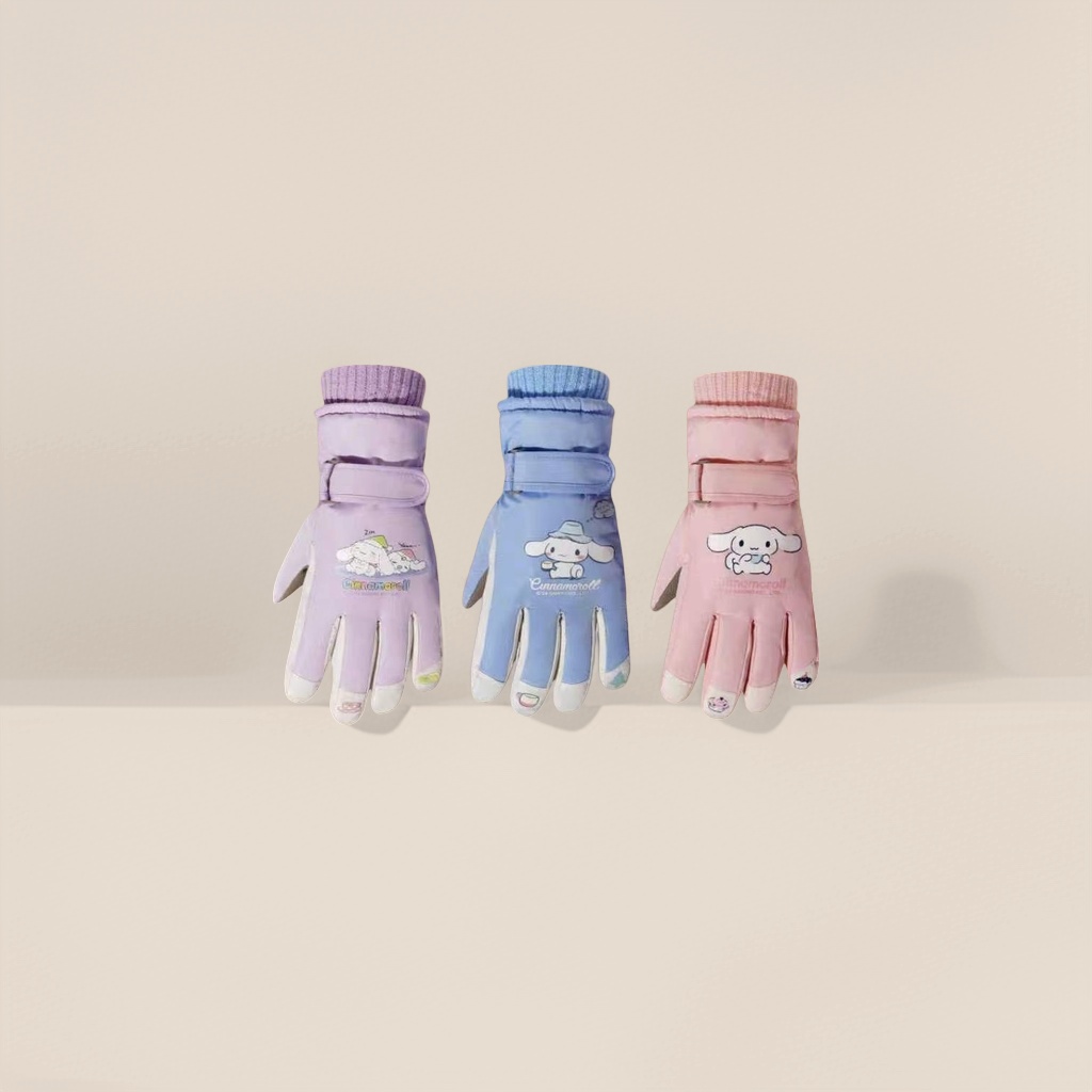 Colorful cartoon cotton warm gloves for both men and women, suitable for cold protection in autumn and winter Application Scenario