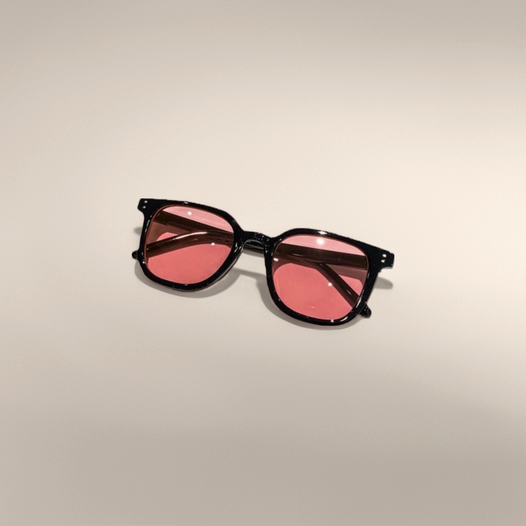 Black frame and red lens sunglasses are fashionable, polarized and UV-resistant, suitable for both men and women Application Scenario