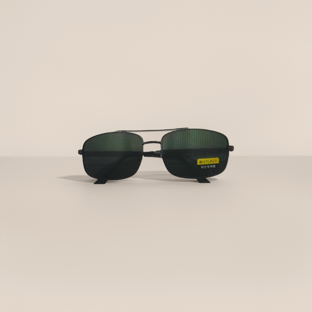 Black square sunglasses are fashionable and versatile, with UV protection and polarized light details Picture