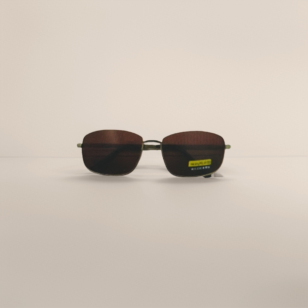 Brown square sunglasses are fashionable and versatile, with UV protection and polarized light details Picture