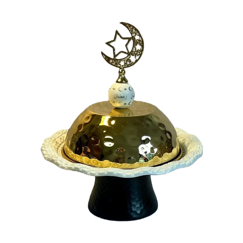 SANCAI golden hammer-patterned covered bowl with moon and star decorated white glazed wavy edge tray and black hammer-patterned base Application Scenario