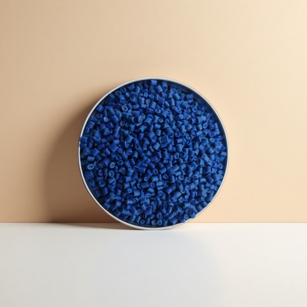Blue granular plastic particles, general-purpose PP PE raw materials, environmentally friendly and malleable industrial materials Application Scenario