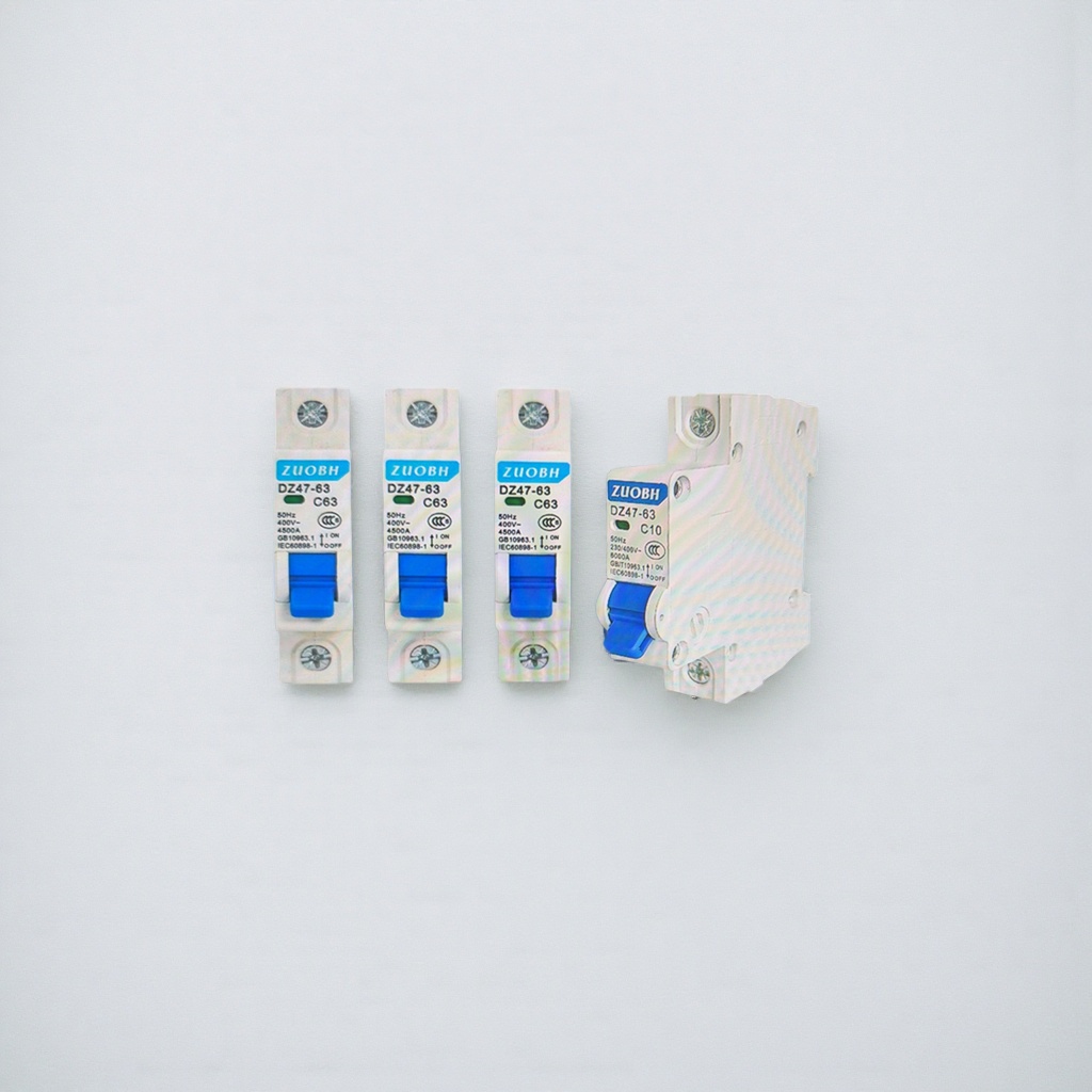 ZUOBH白色塑料空气开关DZ47-63蓝色手柄C63 C10 1P 2P 3P 4P details Picture