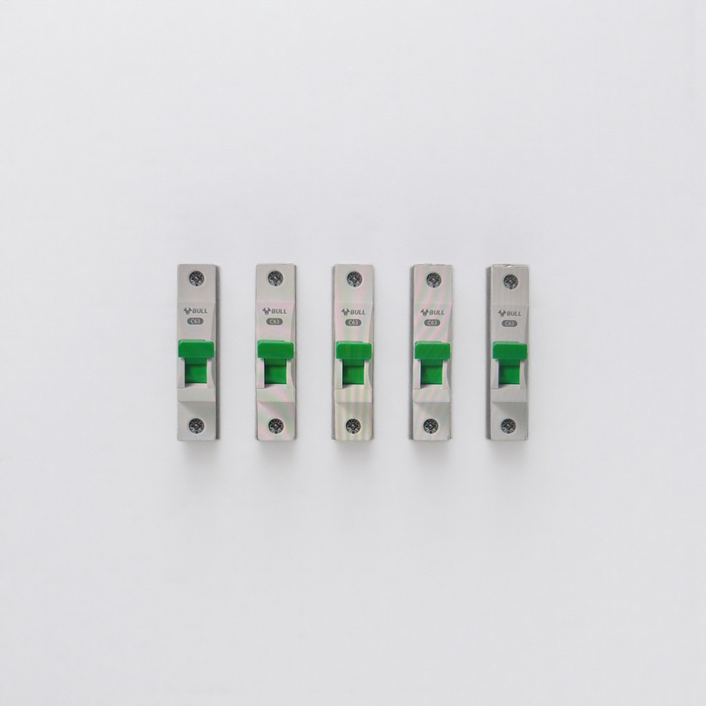 BULL微型断路器C63白色塑料外壳绿色手柄