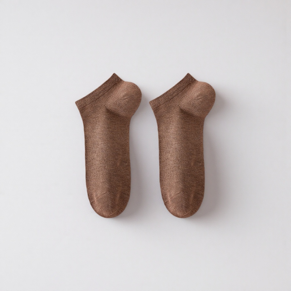 Brown bamboo fiber socks are breathable, moisture-absorbent and antibacterial, suitable for both men and women Application Scenario