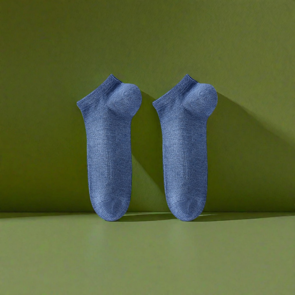 Blue bamboo fiber short socks, breathable and sweat-absorbent, made of pure cotton blend, unisplicate Application Scenario
