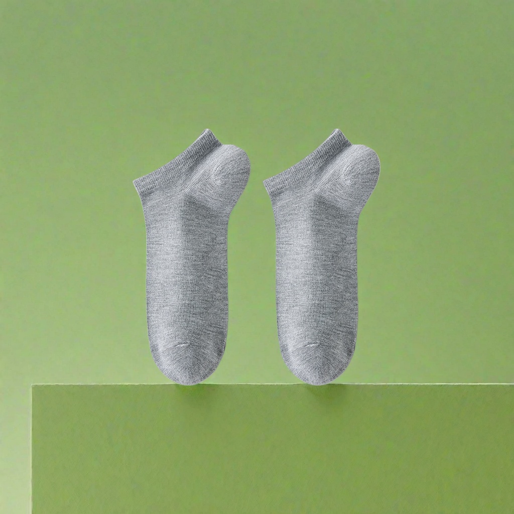 Grey pure cotton short socks, breathable and sweat-absorbent, basic style for both men and women Grey pure cotton short socks, breathable and sweat-absorbent, basic style for both men and women