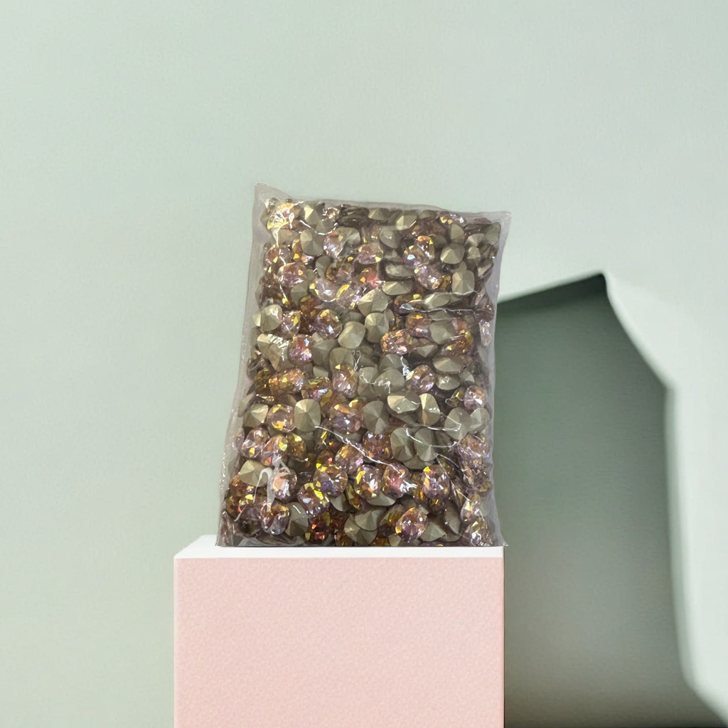 透明塑料袋装的彩色水晶钻饰细节图
