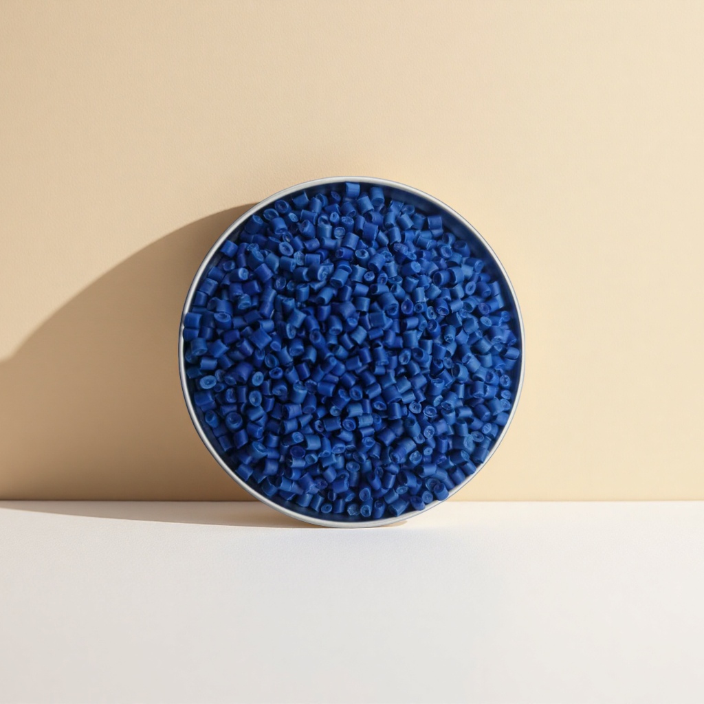 Blue granular plastic particles, general-purpose PP polypropylene raw material, granular industrial material Application Scenario