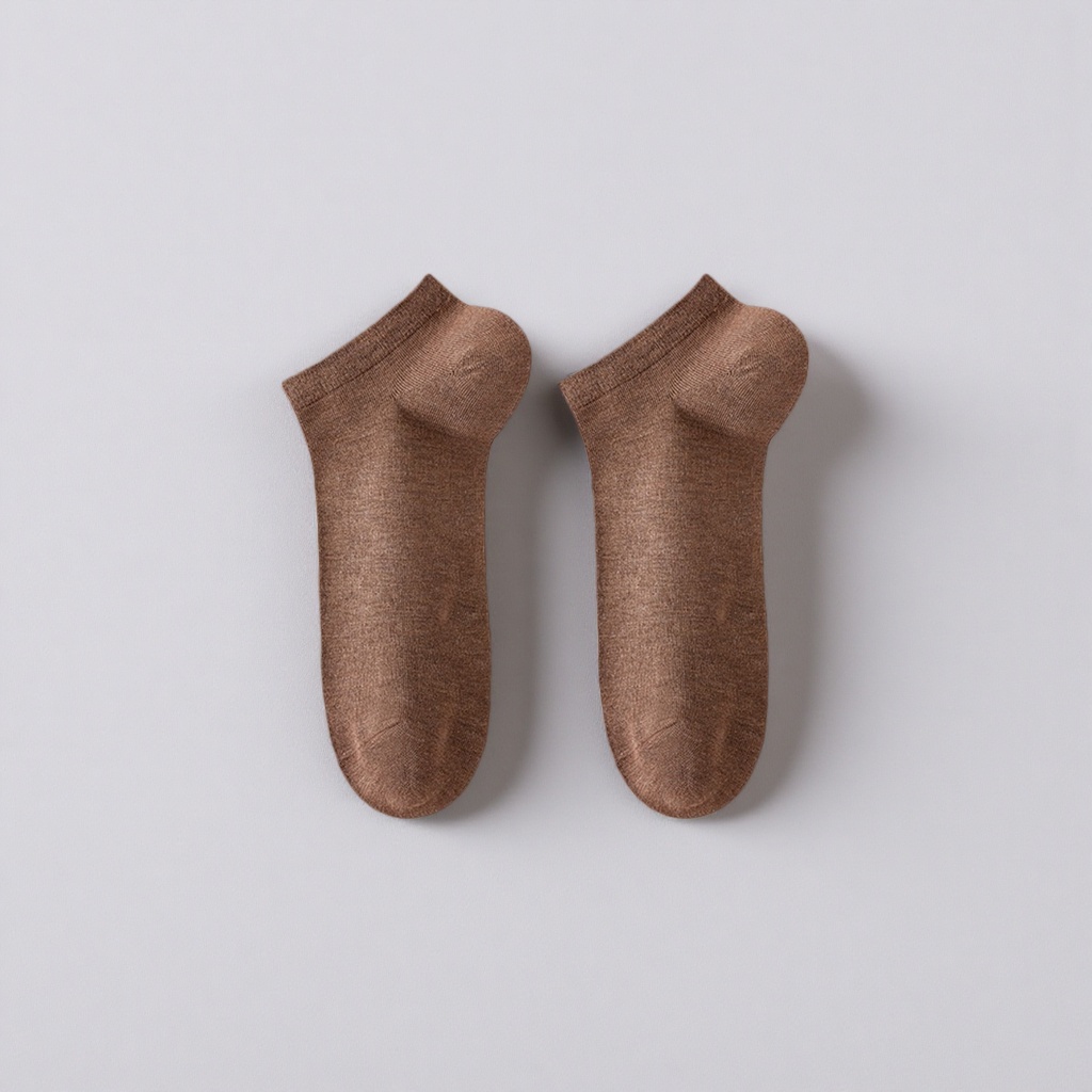 Brown bamboo fiber socks are breathable, sweat-absorbent, soft and skin-friendly, suitable for both men and women Application Scenario