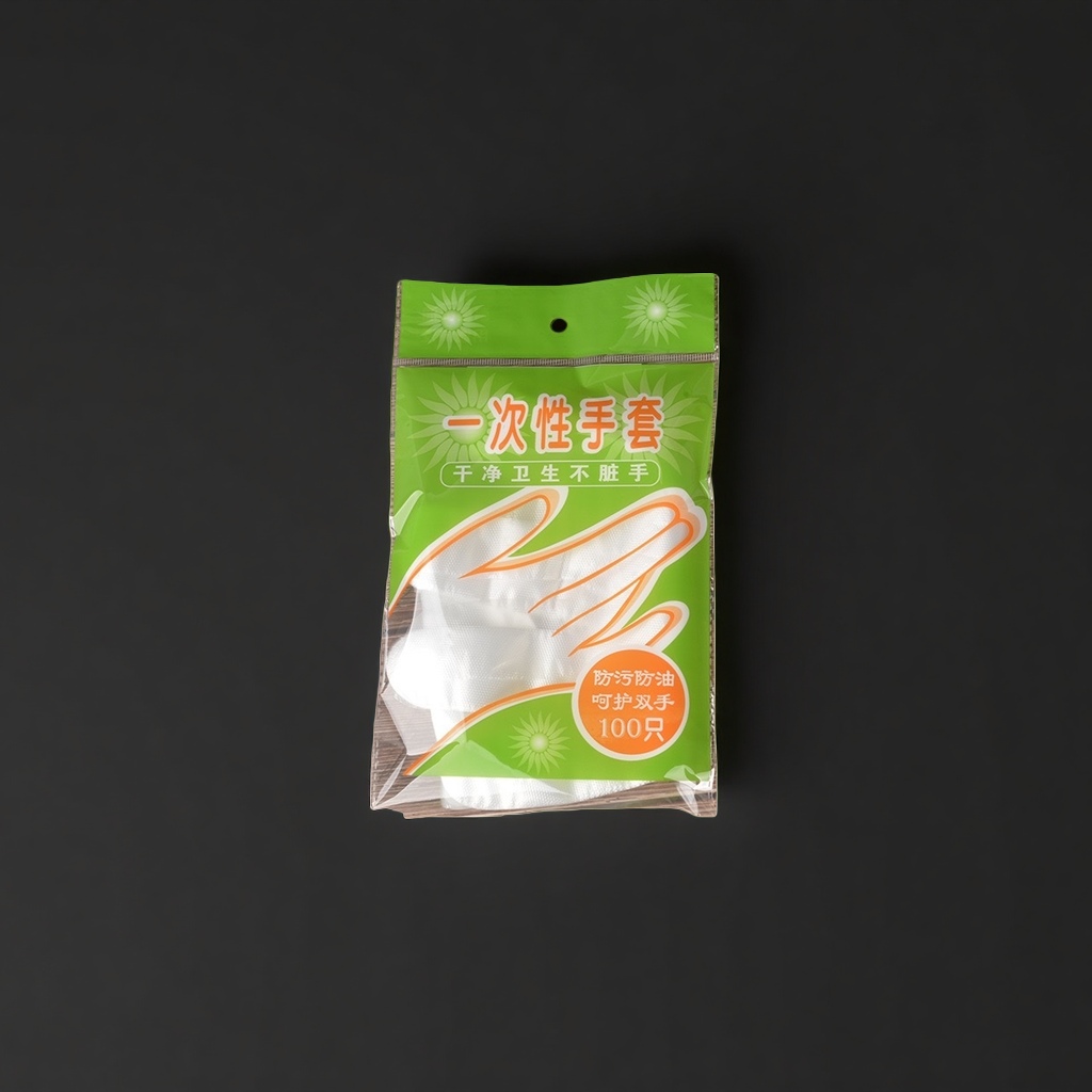 绿色包装袋内的一次性手套产品图