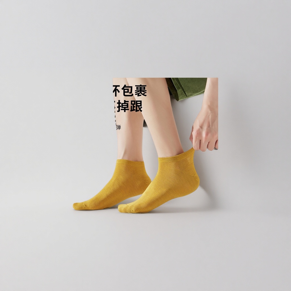 Yellow short socks are comfortable and breathable for the feet. Made of pure cotton and sweat-absorbing, they are suitable for both men and women in sports and casual wear Specification image