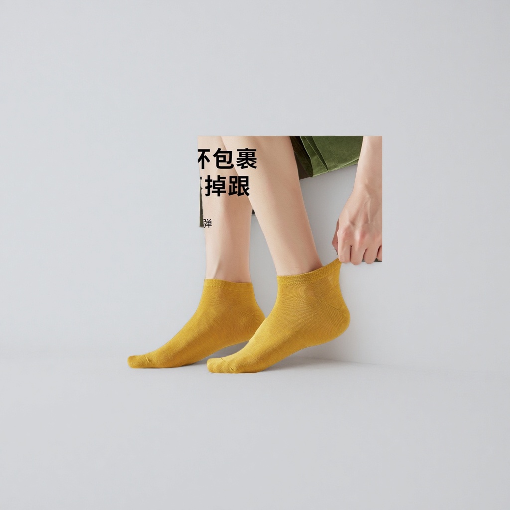 Yellow short socks are comfortable and breathable for the feet. Made of pure cotton and sweat-absorbing, they are suitable for both men and women in sports and casual wear details Picture