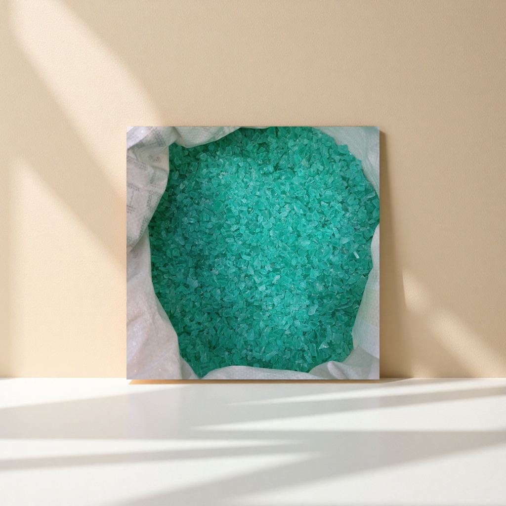 The green crystal particle exfoliating scrub gently cleanses and brightens the skin Application Scenario