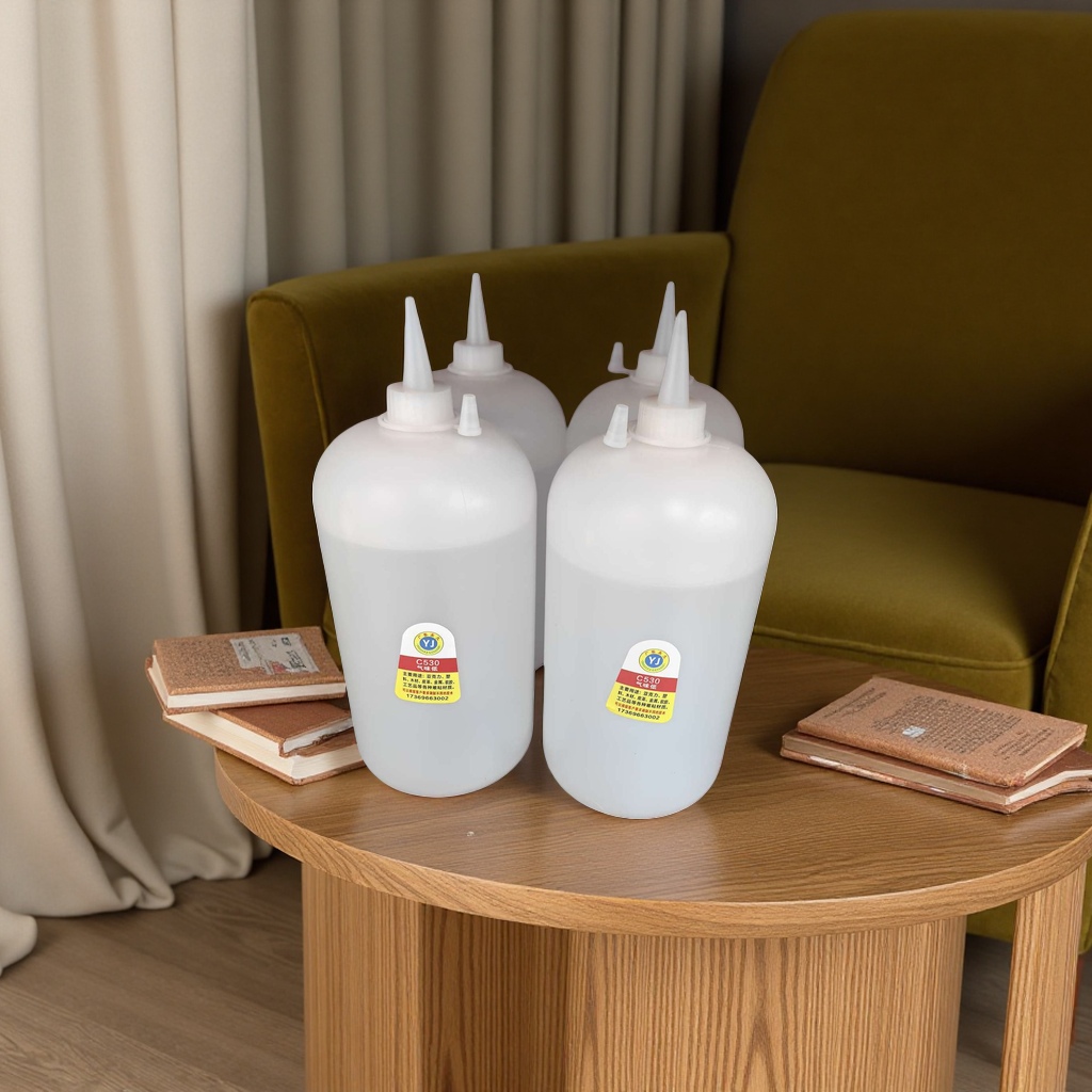 White plastic water bottle made of transparent PET material, with a capacity of 500ml. The bottle body can be squeezed. It is suitable for laboratory and office use Application Scenario